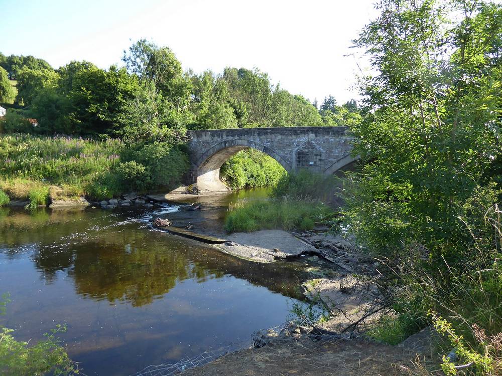 Linthaugh Bridge on the Avon Water.